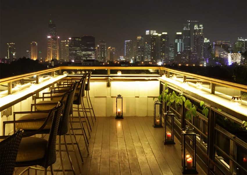 Desain rooftop restoran minimalis